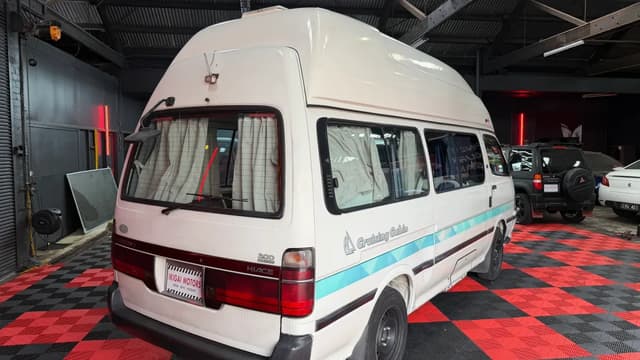 1995 Toyota HiAce JDM car for sale — photo 4 of 25