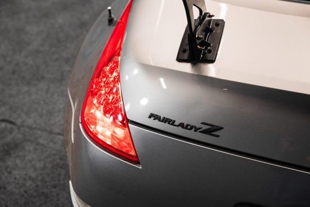 2005 Nissan Fairlady Z JDM car for sale — photo 9 of 19