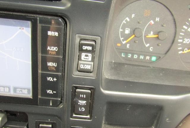 2002 Toyota HiAce JDM car for sale — photo 14 of 20