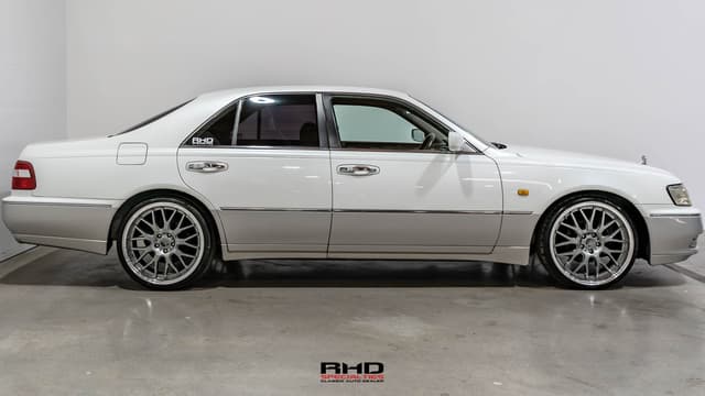1997 Nissan Cima JDM car for sale — photo 4 of 25