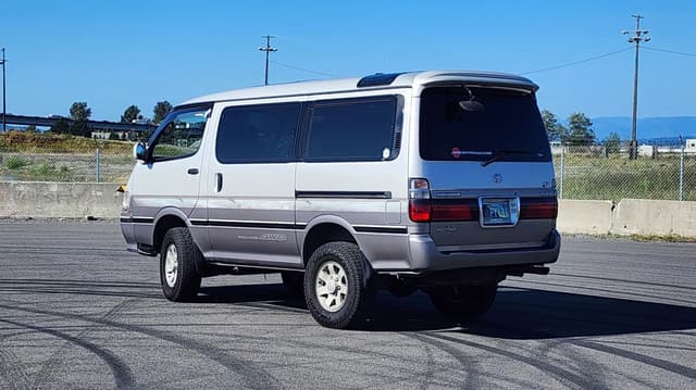 1997 Toyota HiAce JDM car for sale — photo 10 of 10