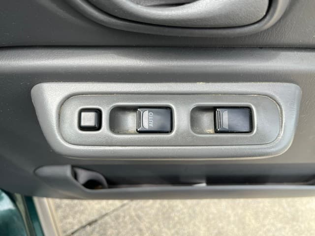 2001 Suzuki Jimny JDM car for sale — photo 17 of 25