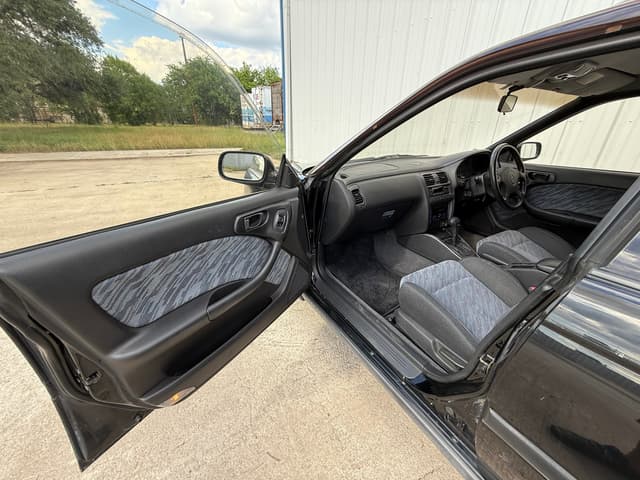 1996 Subaru Legacy JDM car for sale — photo 9 of 23