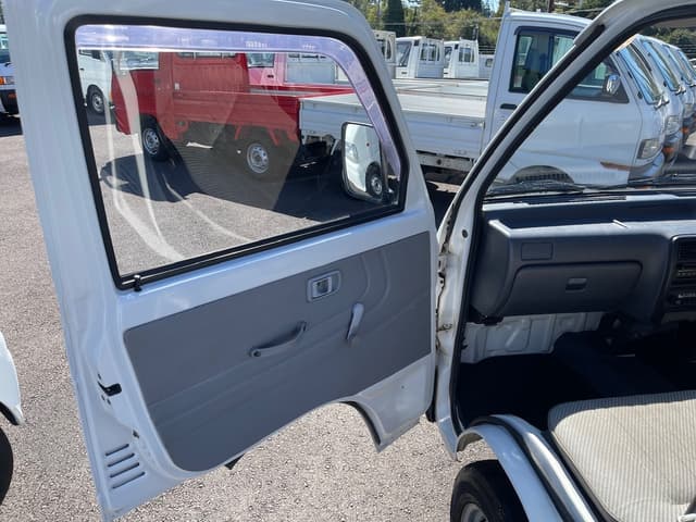 1993 Daihatsu Hijet JDM car for sale — photo 22 of 25