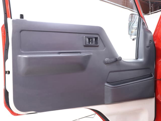 1992 Toyota HiAce JDM car for sale — photo 24 of 25