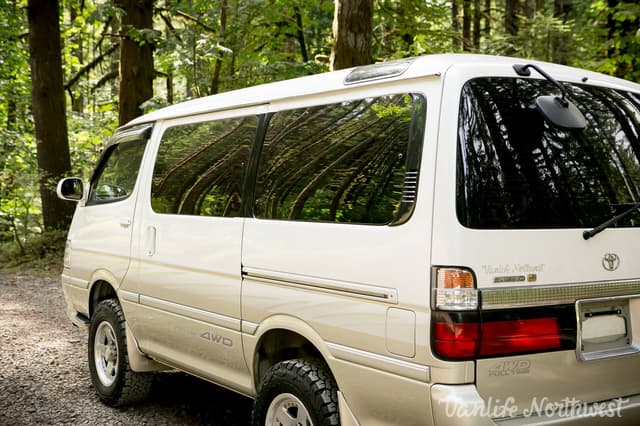 2000 Toyota HiAce JDM car for sale — photo 3 of 25
