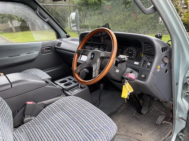 1995 Toyota HiAce JDM car for sale — photo 10 of 21