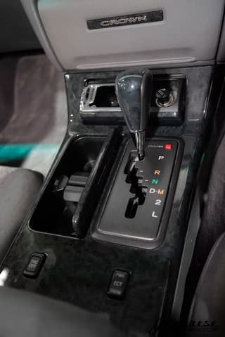 1998 Toyota Crown JDM car for sale — photo 10 of 25