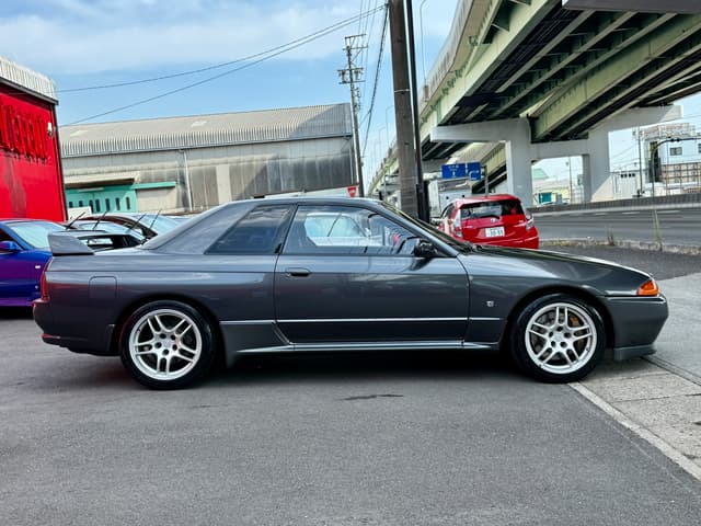 1991 Nissan Skyline JDM car for sale — photo 16 of 25