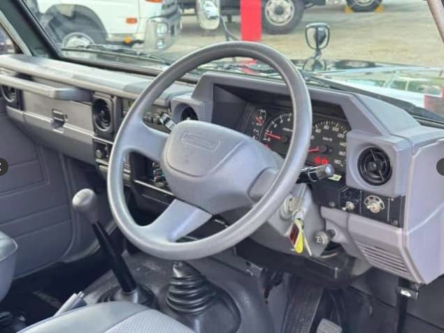 2001 Toyota Land Cruiser JDM car for sale — photo 9 of 17