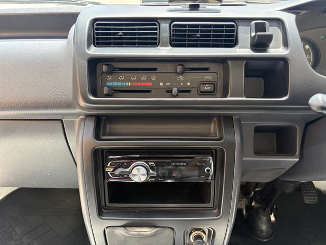 1999 Daihatsu Hijet JDM car for sale — photo 16 of 18