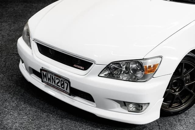1999 Toyota Altezza JDM car for sale — photo 2 of 10