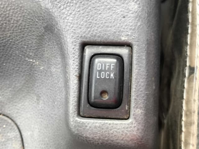 2002 Mazda Scrum JDM car for sale — photo 18 of 24