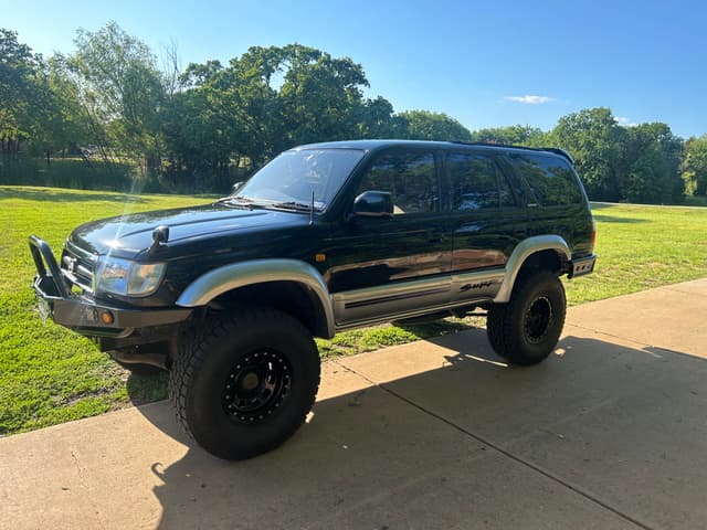 1997 Toyota Hilux Surf JDM car for sale — photo 17 of 23
