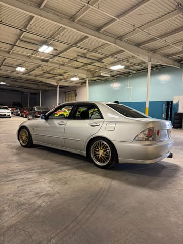 1998 Toyota Altezza JDM car for sale — photo 12 of 25