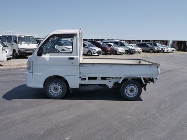 2001 Daihatsu Hijet JDM car for sale — photo 8 of 25