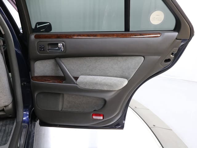 1998 Nissan Cima JDM car for sale — photo 21 of 25