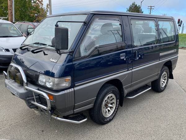 1996 Mitsubishi Delica JDM car for sale — photo 3 of 10