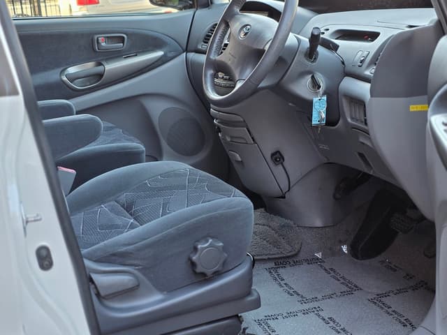 2000 Toyota Estima JDM car for sale — photo 2 of 23