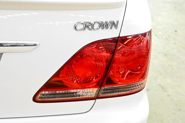 2007 Toyota Crown JDM car for sale — photo 10 of 25
