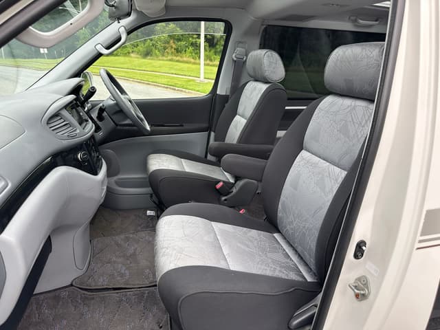 2000 Toyota HiAce JDM car for sale — photo 13 of 20