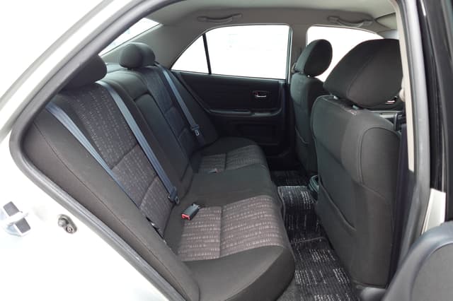 2000 Toyota Altezza JDM car for sale — photo 14 of 18