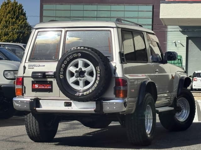 1995 Nissan Safari JDM car for sale — photo 4 of 11
