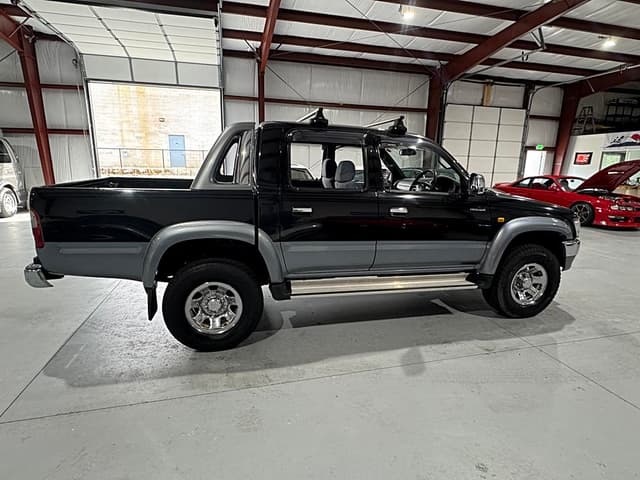 2000 Toyota Hilux JDM car for sale — photo 6 of 25