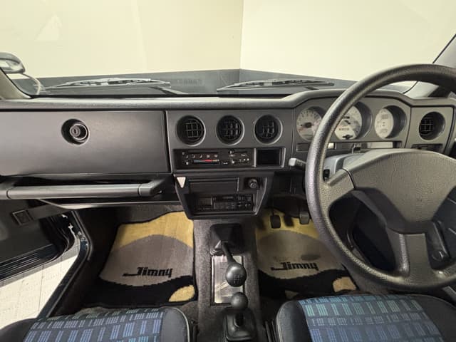 1996 Suzuki Jimny JDM car for sale — photo 20 of 23