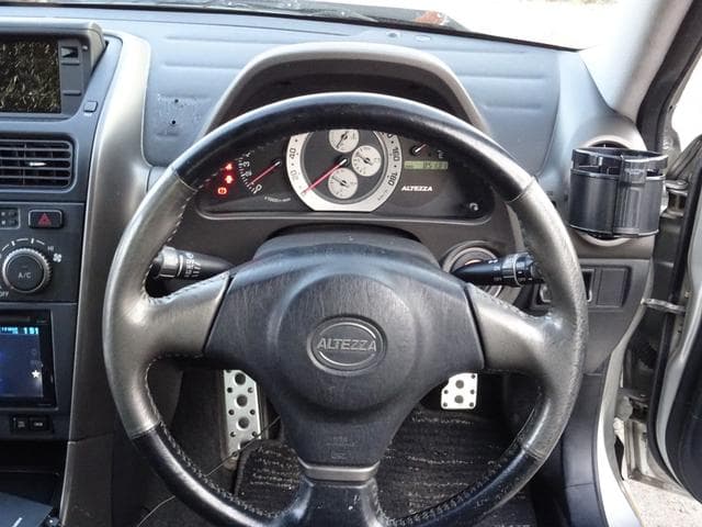 1999 Toyota Altezza JDM car for sale — photo 19 of 24