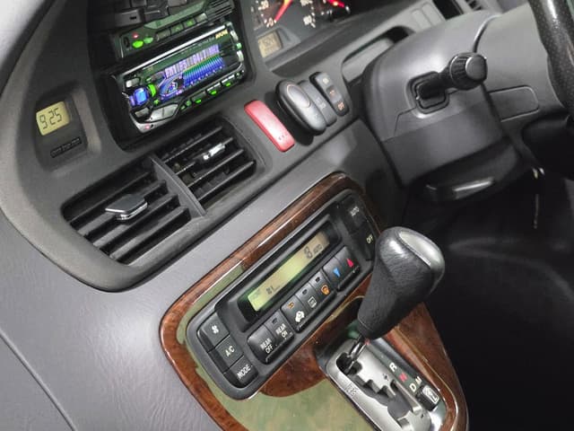 2000 Honda Odyssey JDM car for sale — photo 22 of 25