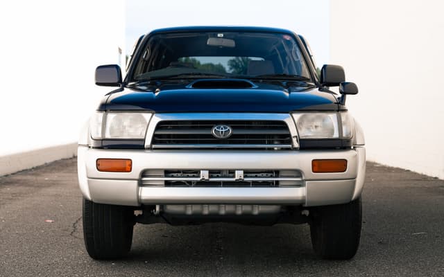 1996 Toyota Hilux Surf JDM car for sale — photo 10 of 14