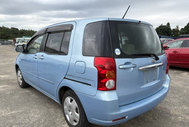2007 Toyota Raum JDM car for sale — photo 2 of 25