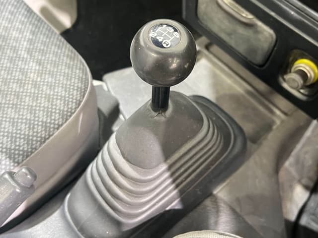 2000 Daihatsu Hijet JDM car for sale — photo 12 of 24