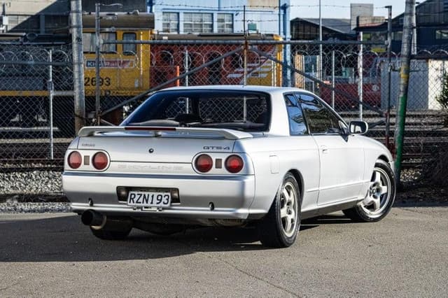1993 Nissan Skyline JDM car for sale — photo 12 of 19