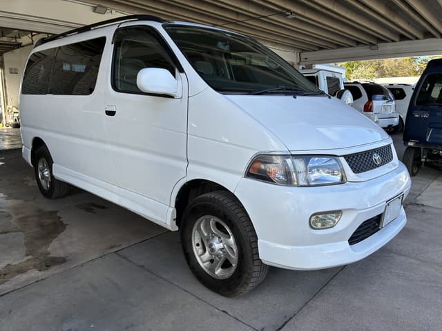 1997 Toyota Regius JDM car for sale — photo 9 of 14