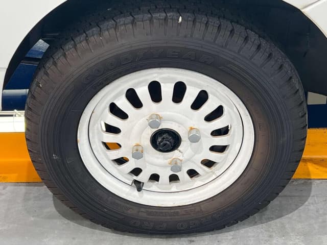 1992 Mitsubishi Minicab JDM car for sale — photo 17 of 24