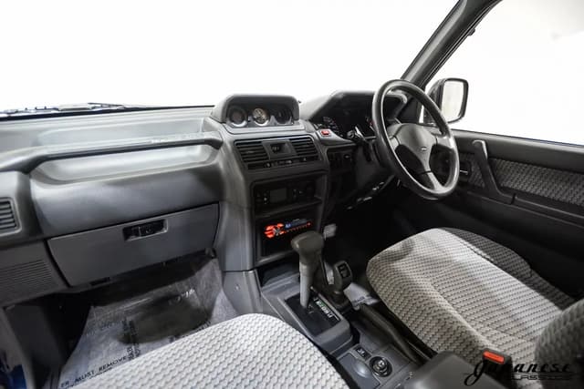 1995 Mitsubishi Pajero JDM car for sale — photo 9 of 25