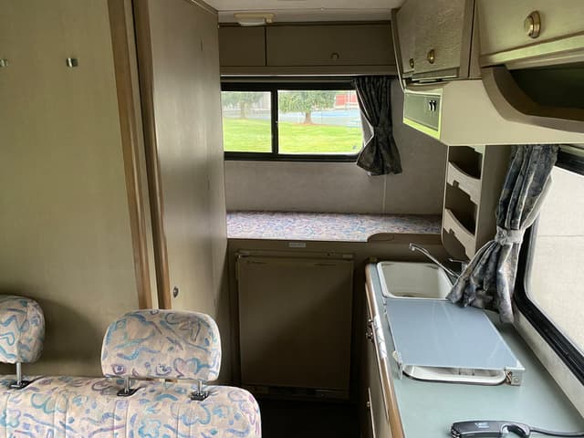 1996 Isuzu Elf JDM car for sale — photo 17 of 25