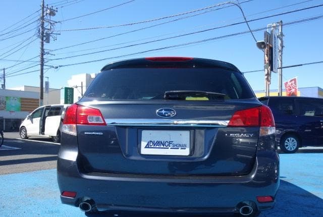 2011 Subaru Legacy JDM car for sale — photo 7 of 25