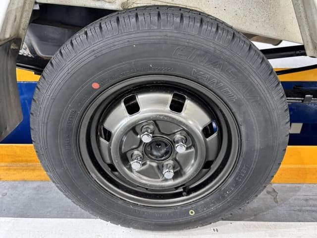 2005 Mitsubishi Minicab JDM car for sale — photo 15 of 25