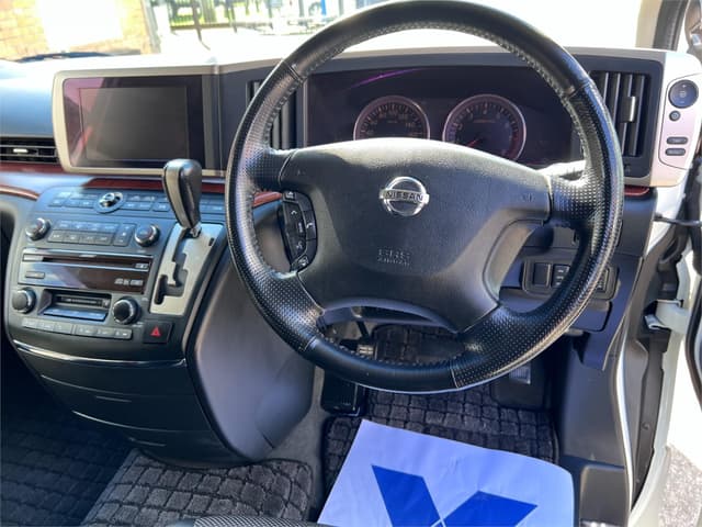 2006 Nissan Elgrand JDM car for sale — photo 11 of 16