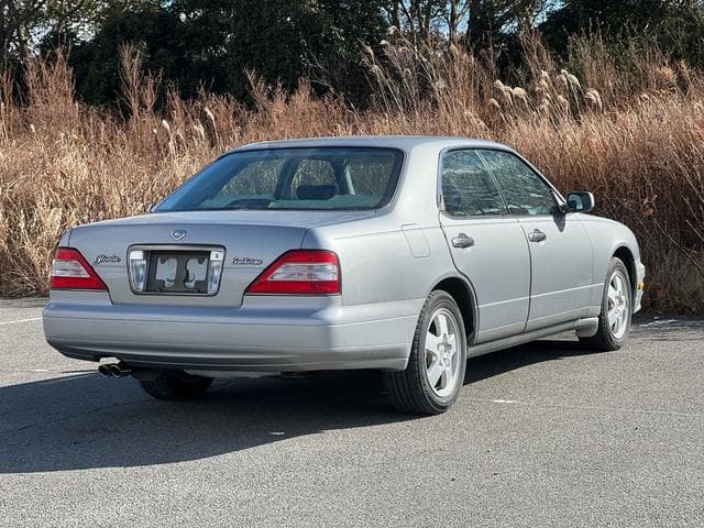 1997 Nissan Gloria JDM car for sale — photo 3 of 25