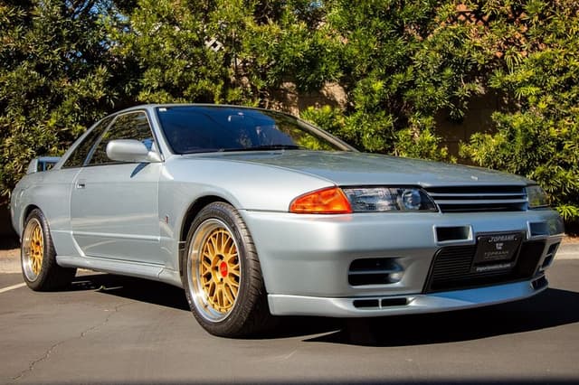 1990 Nissan Skyline JDM car for sale — photo 15 of 25