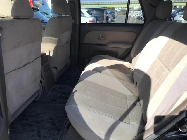 2000 Toyota Hilux Surf JDM car for sale — photo 8 of 12