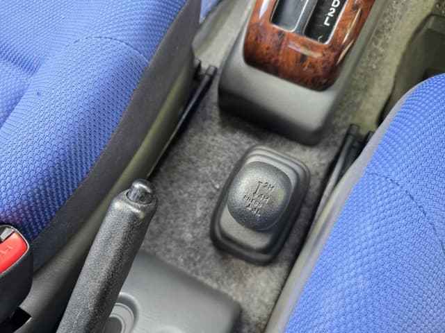 2001 Suzuki Jimny JDM car for sale — photo 13 of 24