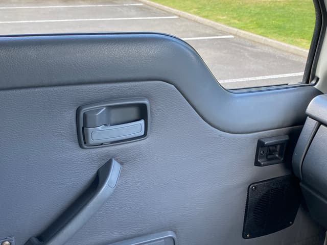 1991 Isuzu JDM car for sale — photo 10 of 10