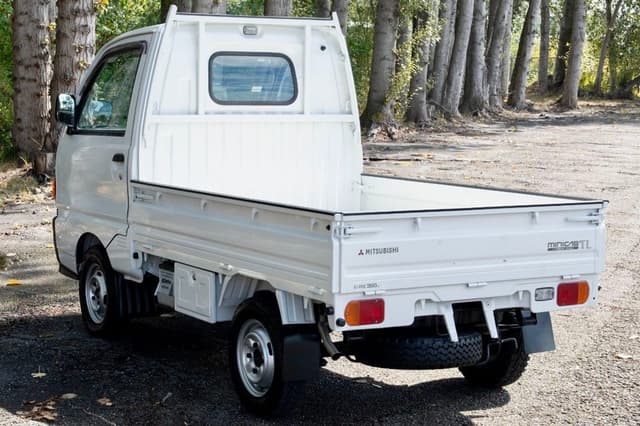 1996 Mitsubishi Minicab JDM car for sale — photo 4 of 18