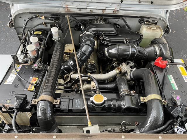 1997 Mitsubishi Jeep JDM car for sale — photo 15 of 16