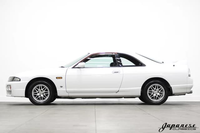 1997 Nissan Skyline JDM car for sale — photo 4 of 25